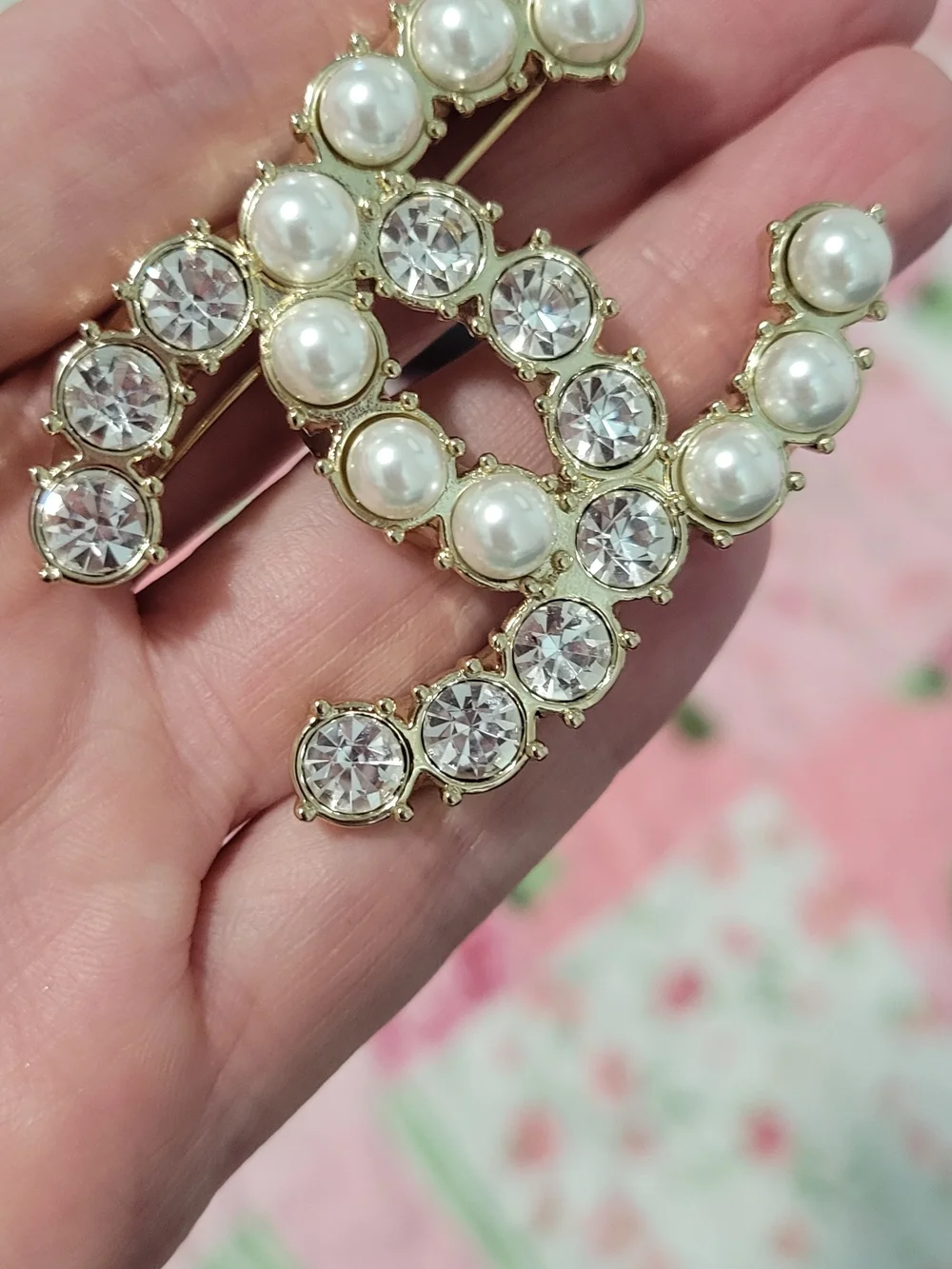 CHANEL Gold-Tone Interlocking CC Brooch with Pearls and Crystals